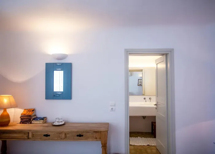 Baroness In Mykonos Town