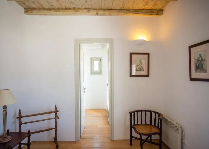 فيلة Baroness In *